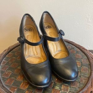 Sofft Mary Janes; size 8